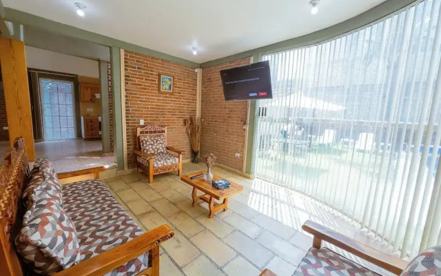 New Family House. Pool & BBQ Area