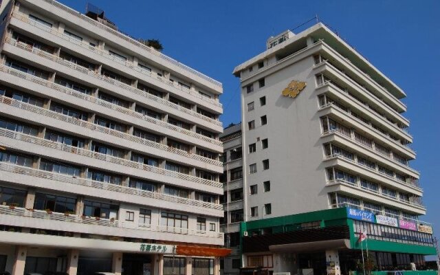 Отель Hanabishi Hotel Япония, Хита - отзывы, цены и фото номеров - забронировать отель Hanabishi Hotel онлайн вид на фасад