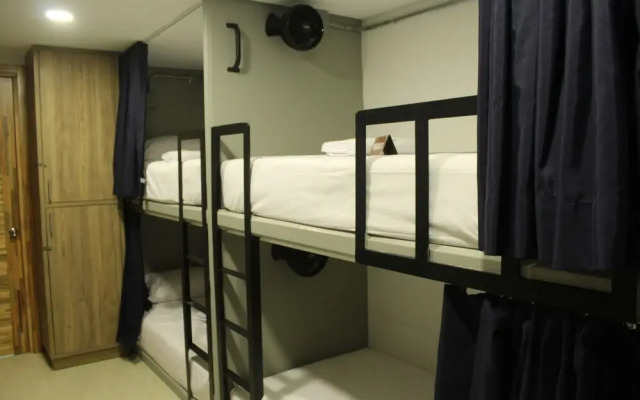 Los Patios Suites Hostal