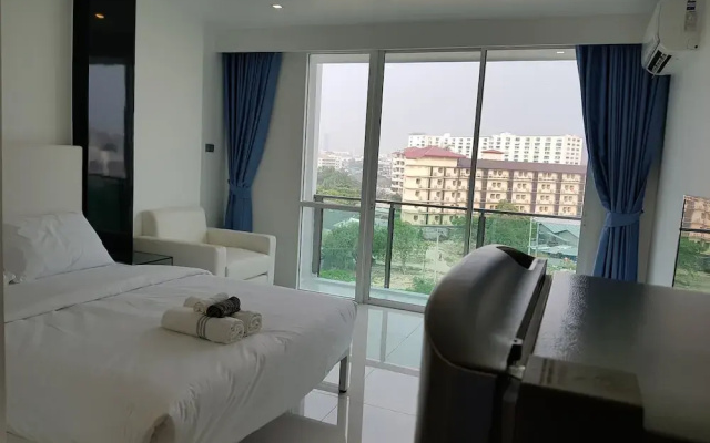 City Center Residence Deluxue Studio 713
