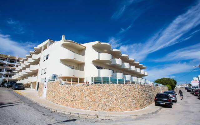 Отель AlvorMar Apts Португалия, Портимао - отзывы, цены и фото номеров - забронировать отель AlvorMar Apts онлайн вид на фасад
