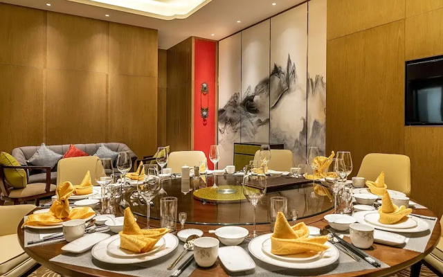 Datong Xinyu Crown Hotel