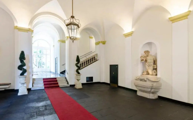 ALTIDO Superb Apt for 4, near Via Garibaldi, Genoa