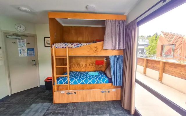 Adventure Queenstown Hostel  Chalet
