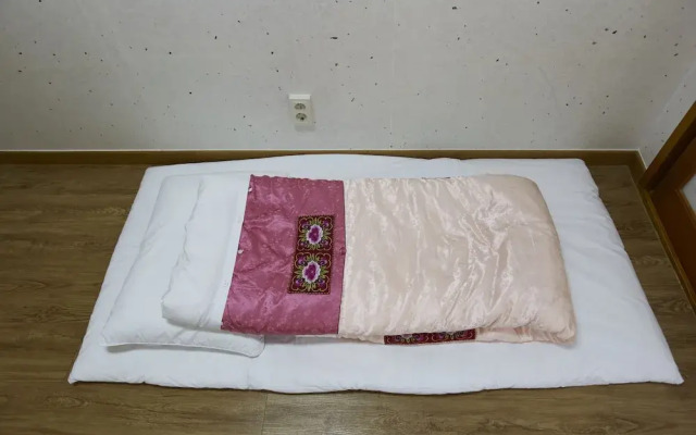 Go Woon Dang Hanok Guest House