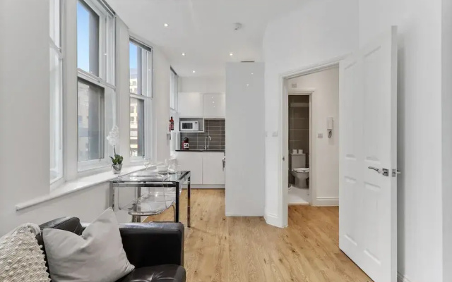 Cosy 1 Bed Apartment next to Liverpool Street Station FREE WIFI By City Stay Aparts London