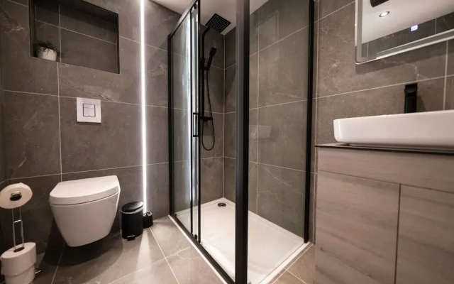 The Battersea Place - Charming 4bdr Flat