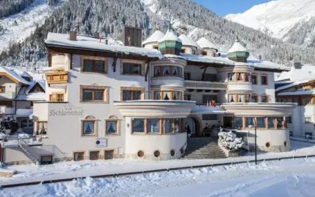 Hotel Schlosshof