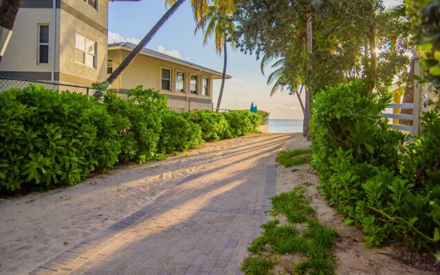 Seven Mile Beach Resort & Club in Seven Mile Beach, Cayman Islands from 407$, photos, reviews - zenhotels.com hotel front