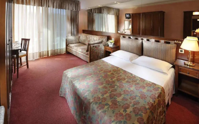 Hotel Astro