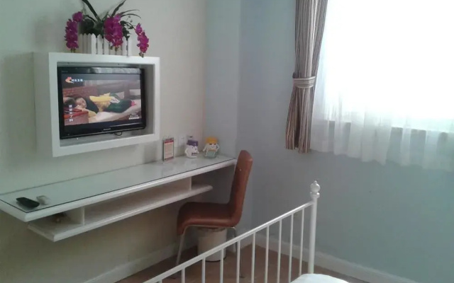 Hanting Shanghai Meilong Wanhui InternationalPlaz