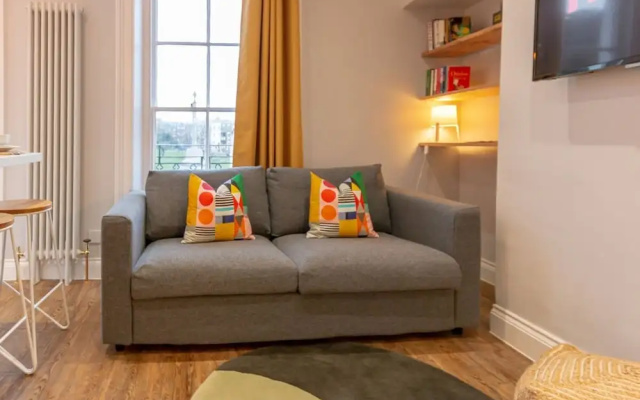 Old Town Trinity Apt No 3 By Adliv