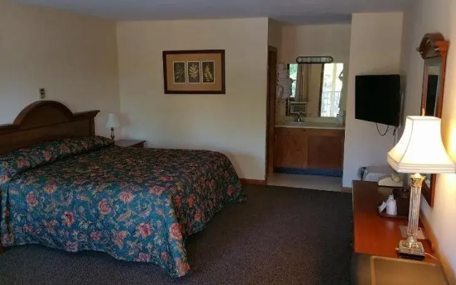 Birch Knoll Motel