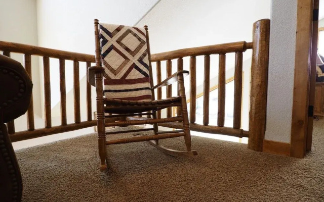Rambling River - 4 Br Townhouse