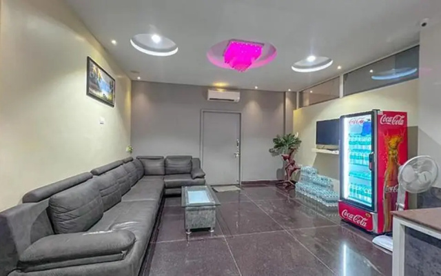 Fabhotel Gateway Suites
