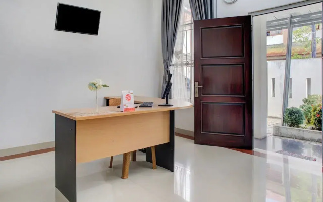 Wisma Yani Syariah by OYO Rooms