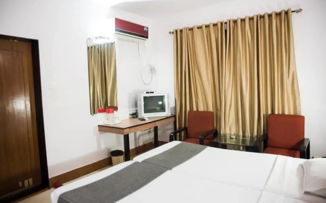 10765 Hotel Tanish