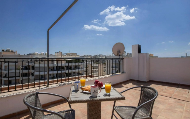 Rooftop apartment with great veranda