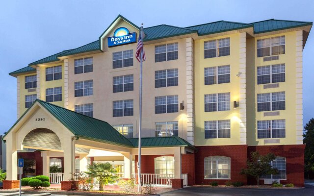 Days Inn & Suites by Wyndham Tucker/Northlake in Tucker, United States of America from 101$, photos, reviews - zenhotels.com hotel front