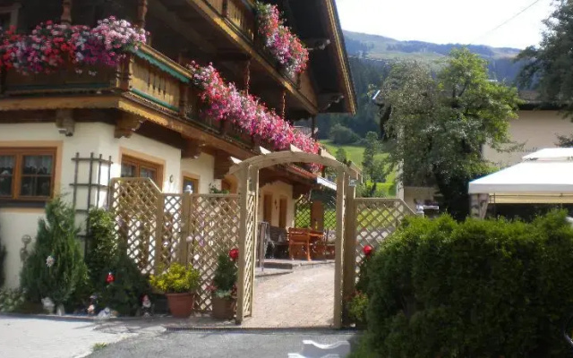 Hirschlbauer