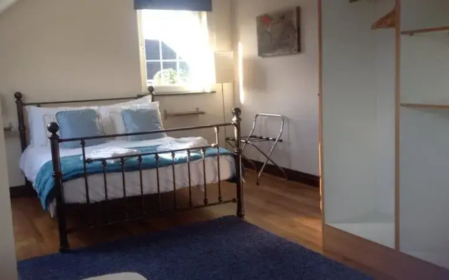 Cronins B&B