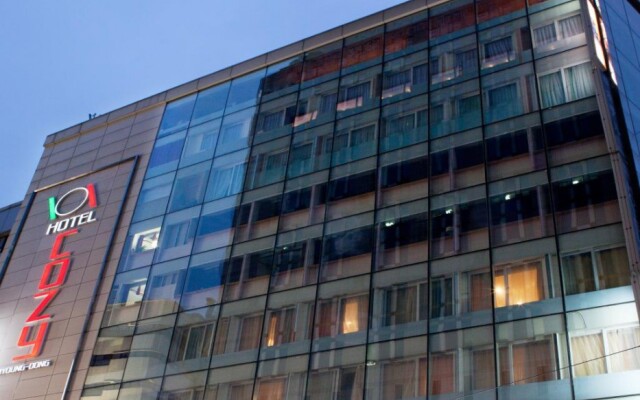 Hotel Cozy Myeongdong вид на фасад