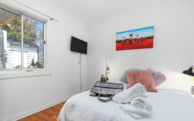 Beach house 2km CBD