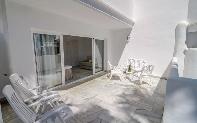 Camojan Blanco 11 in Marbella