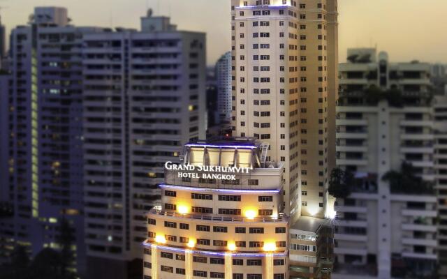 Grand Sukhumvit Hotel Bangkok Managed by Accor вид на фасад