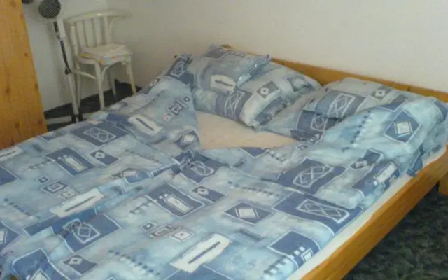 Hársfaapparman és vendégház