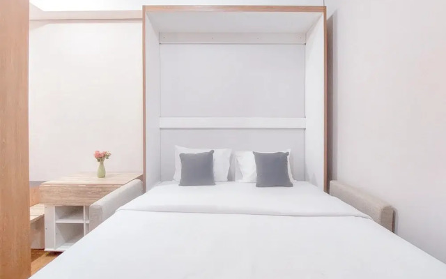 Restful And Cozy Studio At Transpark Bintaro Apartment