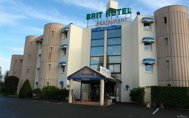 Отель Brit Hotel Angers Parc Expo - L'Acropole Франция, Сен-Сильвен-д'Анжу - отзывы, цены и фото номеров - забронировать отель Brit Hotel Angers Parc Expo - L'Acropole онлайн вид на фасад