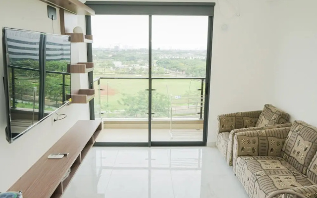 Homey And Cozy Living 2Br At Sky House Bsd Apartment