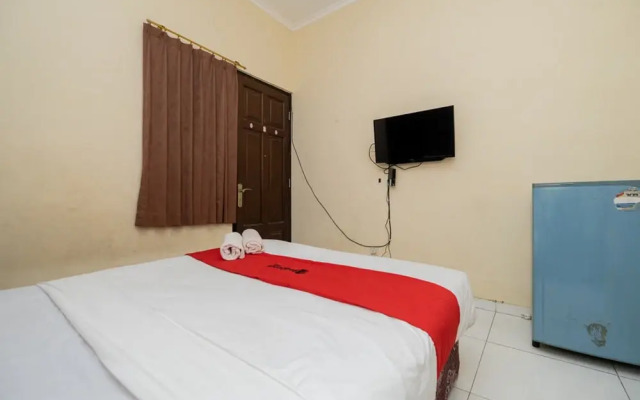 RedDoorz at Graha 99 Simomulyo