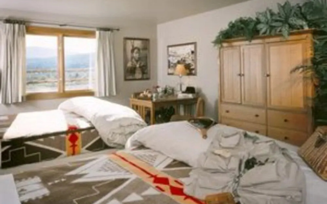 River Rock Lodge