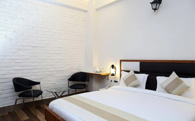 FabHotel Club Royale Airport