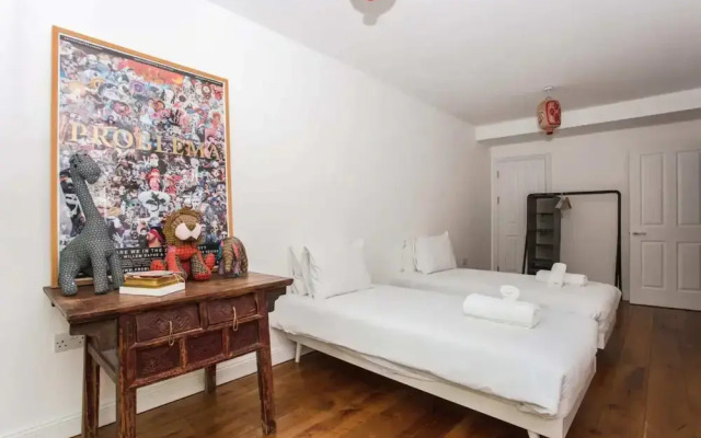 Cosy 2 Bedroom Apartment With Great Outdoor Balcony