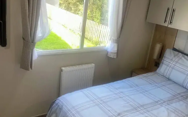 Charming 2-bed Chalet in Tuxford