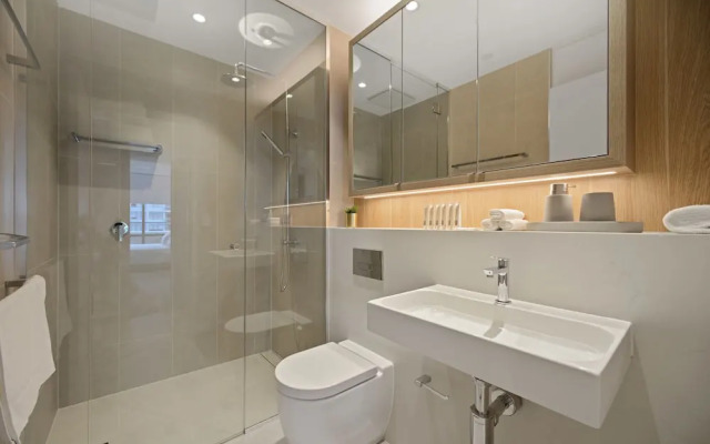 Brand New Fully Furnished Apartment near Macquarie Centre