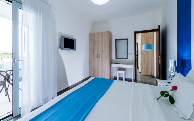 Angela Studios & Apartments