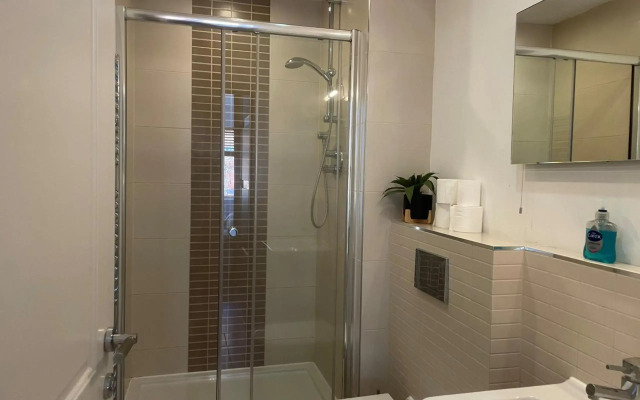 MAIDENHEAD Stylish and modern 2 bedroom apartment