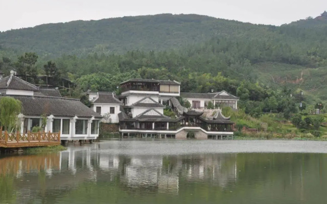 Yuhu Resort