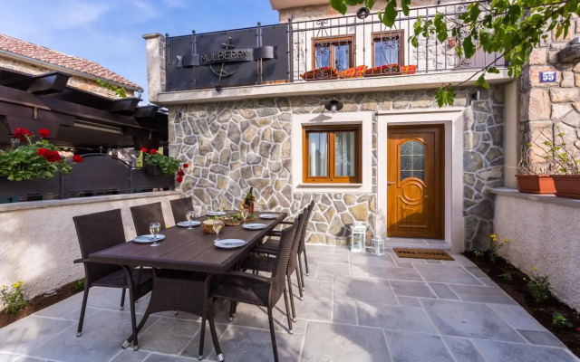 Villa Mulberry
