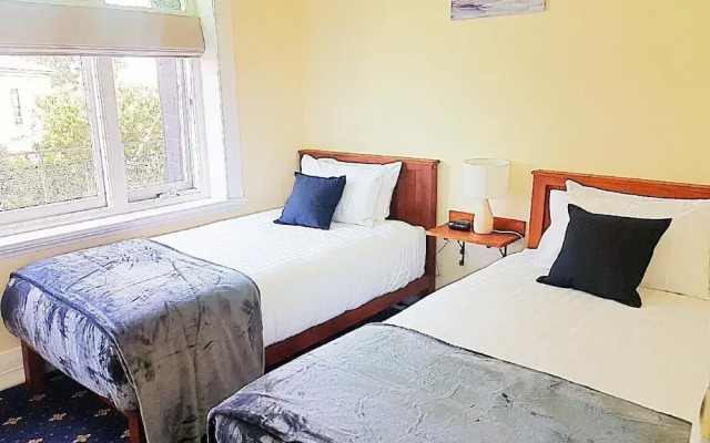 Wharf Hotel
