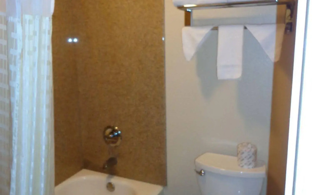 Economy Inn Express Warren