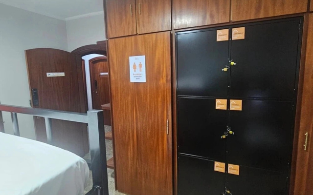 Saint Charles Hostel