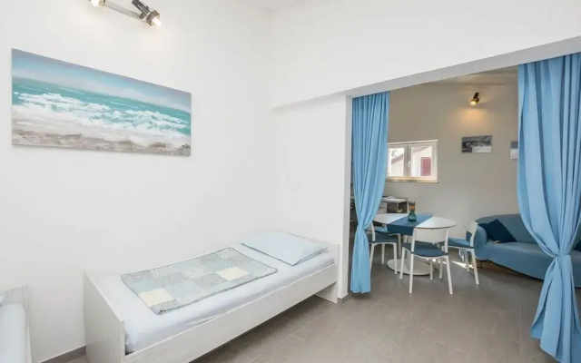 Beatiful Apartment Blue near Sandy Beach