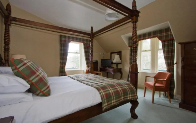 Loch Kinord Hotel