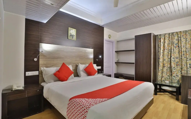 OYO 2308 Hotel Crown