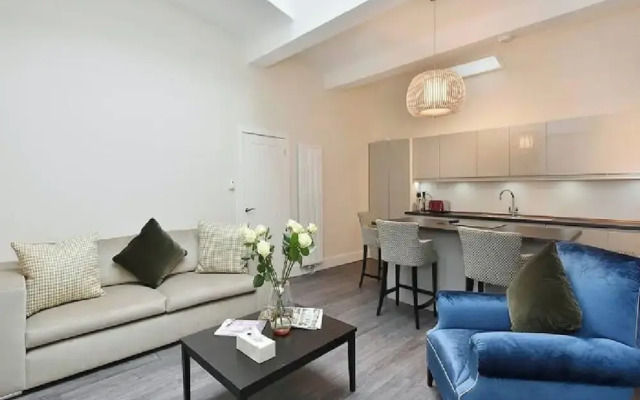 3-bed South Kensington Flat With Outdoor Terrace